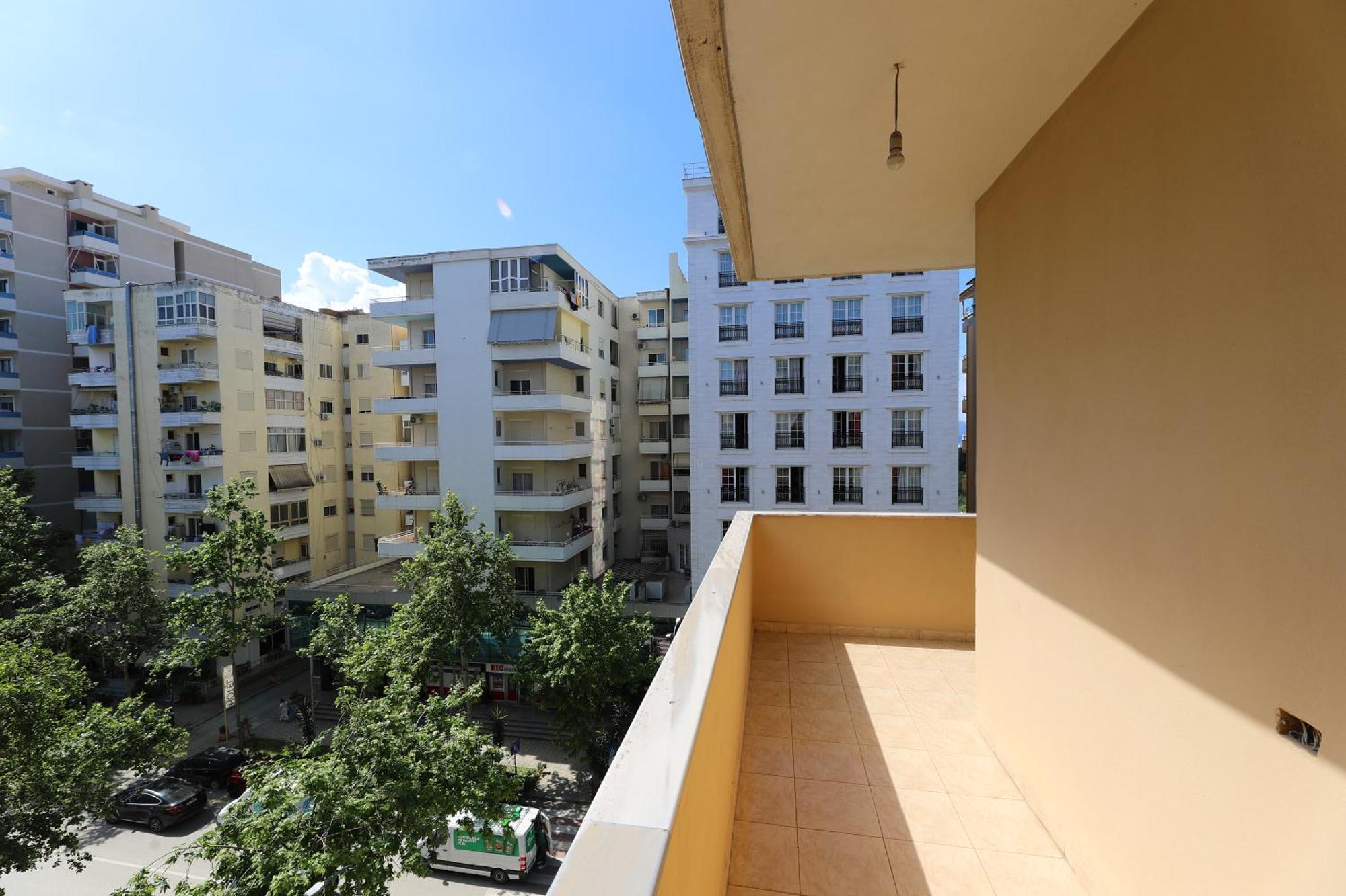 Sunny Side Apartments Vlore Ngoại thất bức ảnh